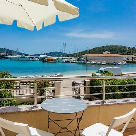 Apartments Mikulic 罗戈兹尼察 外观 照片