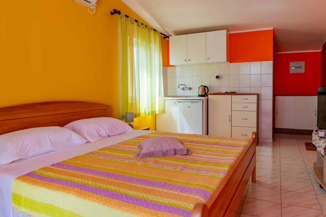 Apartments Mikulic 罗戈兹尼察 外观 照片