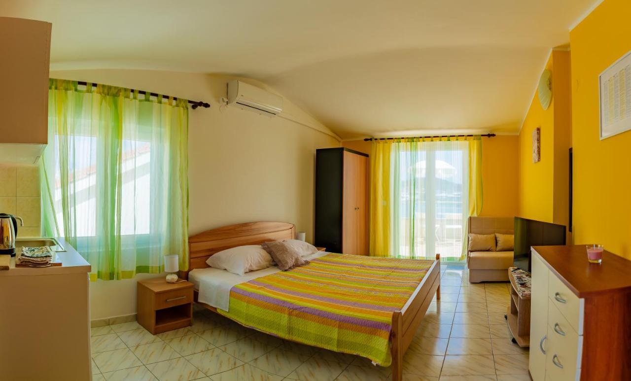 Apartments Mikulic 罗戈兹尼察 外观 照片