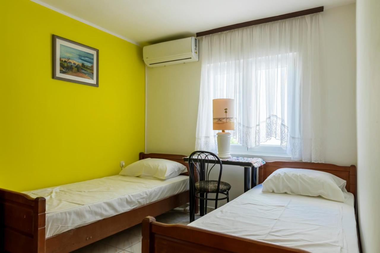 Apartments Mikulic 罗戈兹尼察 外观 照片
