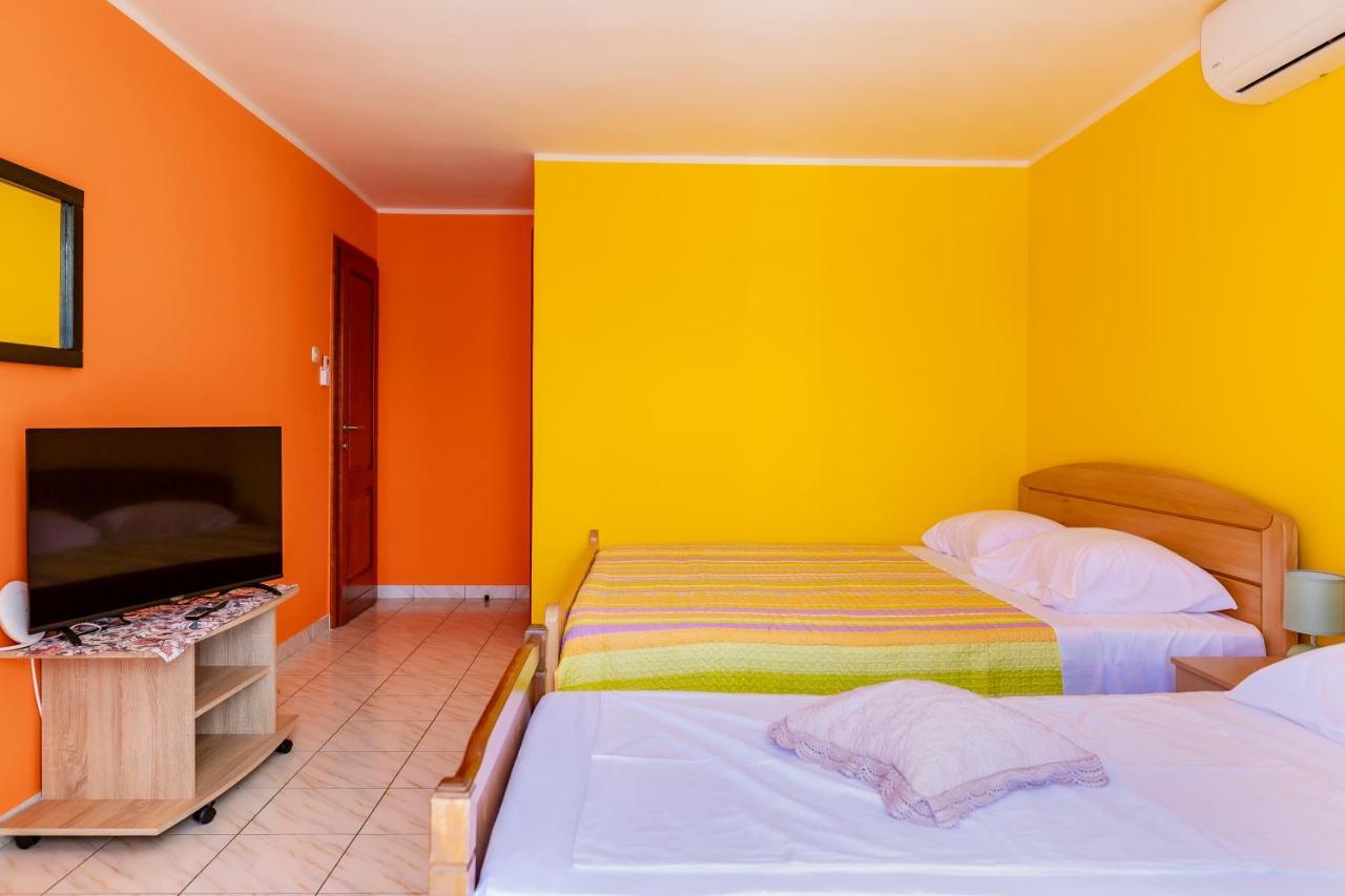 Apartments Mikulic 罗戈兹尼察 外观 照片
